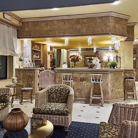 ホテル Palace Regina 4*