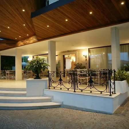 Palace Regina Hotel 4*