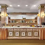 Palace Regina Hotel 4*