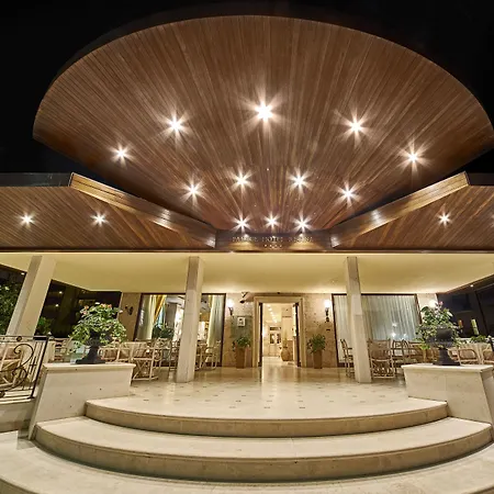 Palace Regina Ξενοδοχείο 4*