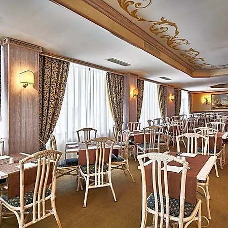 Palace Regina 4*