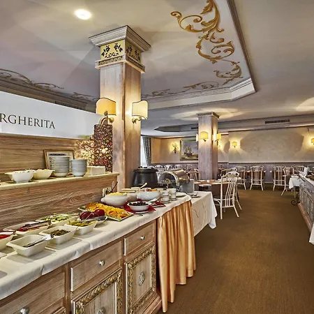 Palace Regina 4*
