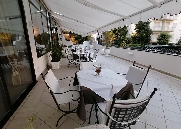 Palace Regina Szálloda