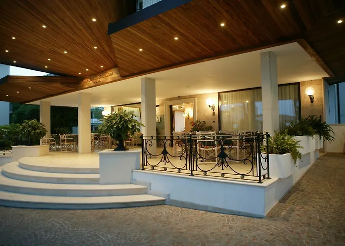 Palace Regina Szálloda 4*