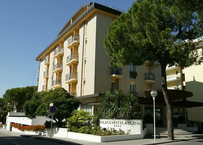 Palace Regina Szálloda 4*